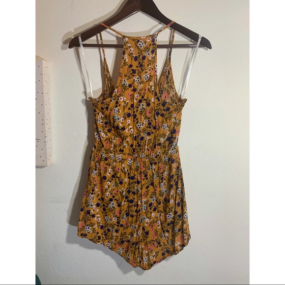 8 Birdies Romper size small yellow w/ tiny flowers - Picture 3 of 11